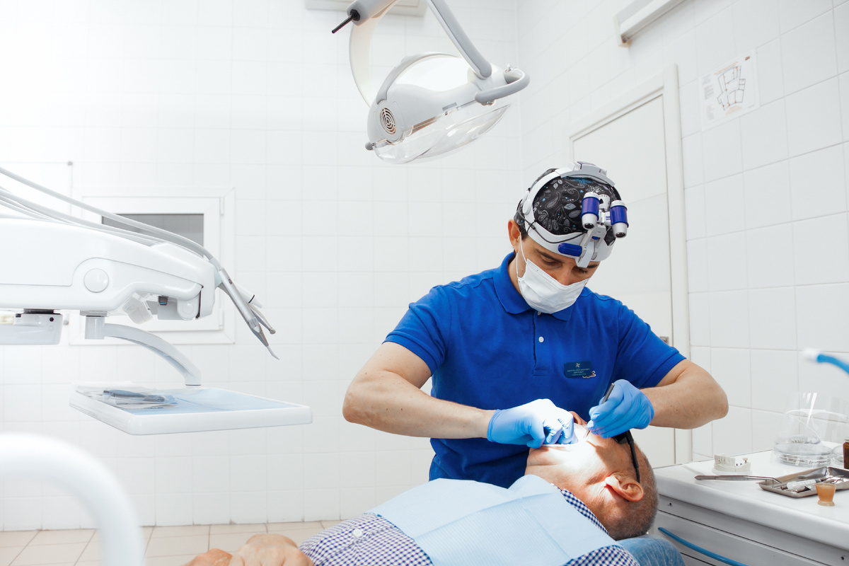 Фотография взята с сайта стоматологии Дмитрович Фэмили https://www.dmitrovich.ru/