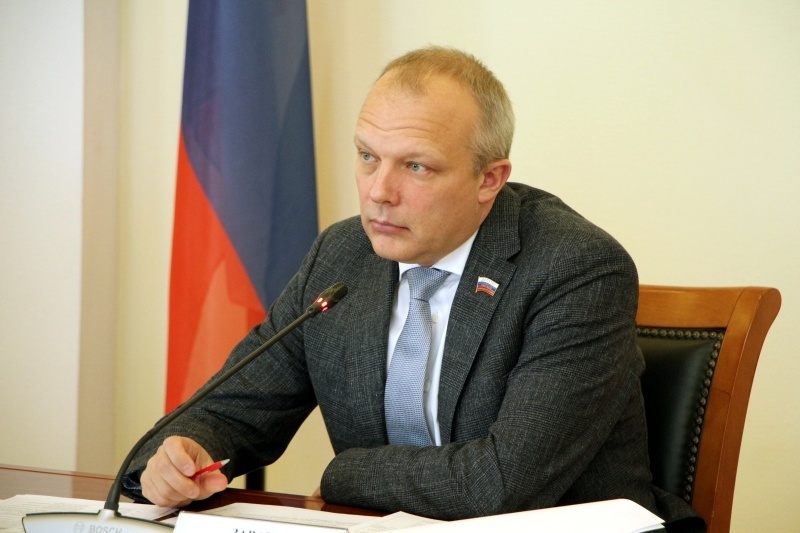    За его кандидатуру единогласно проголосовали региональные депутаты.