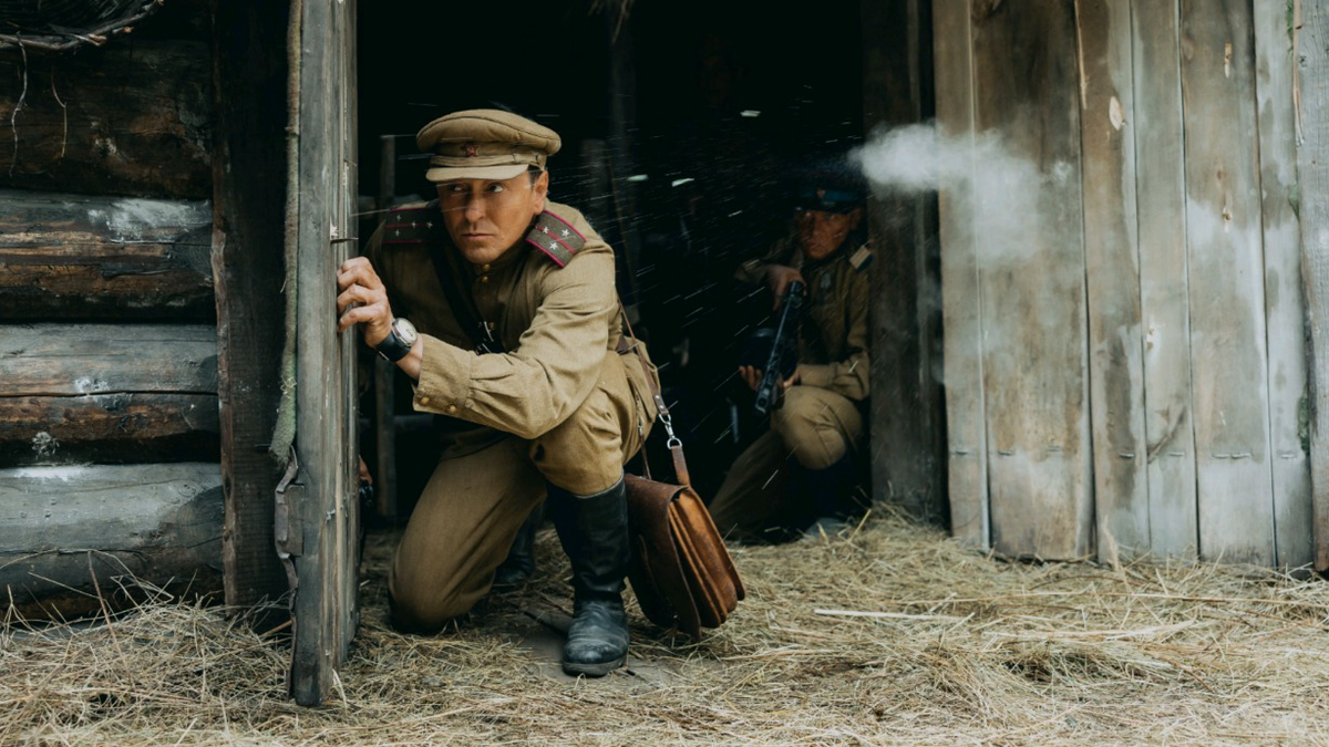    Сергей Безруков в роли капитана Алехина в фильме «Август» / Фото: Централ Партнершип