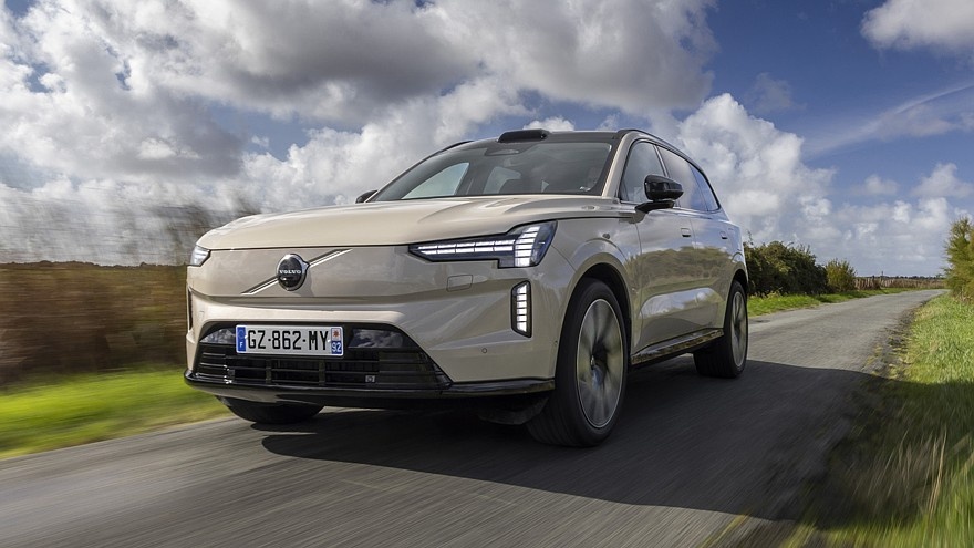    На фото: Volvo EX90