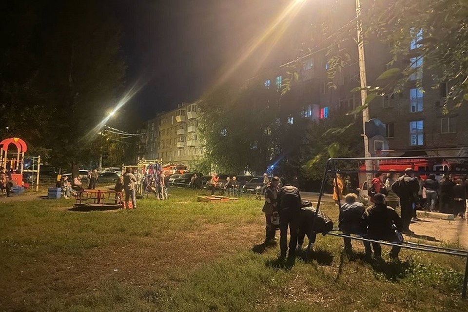    Из дома в целях безопасности эвакуировали 80 человек, в том числе 15 детей. Предоставлено "Комсомолке"