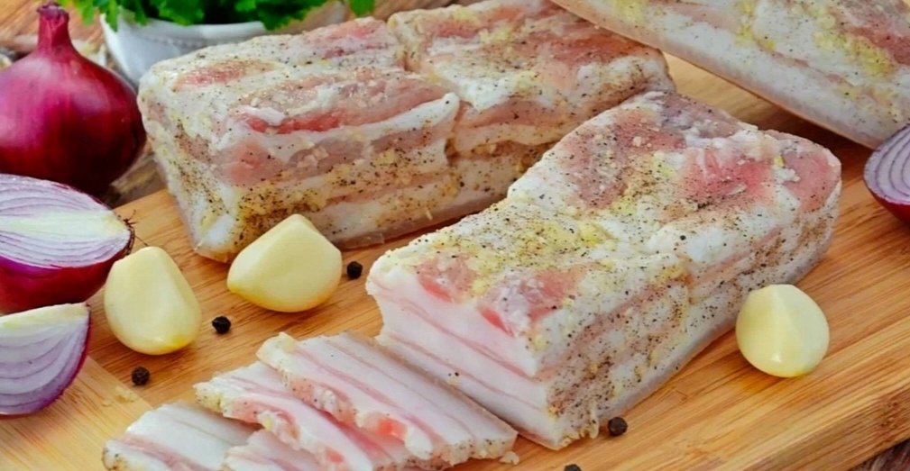 Нежное, как масло: проверенный рецепт засолки сала от запорожских казаков