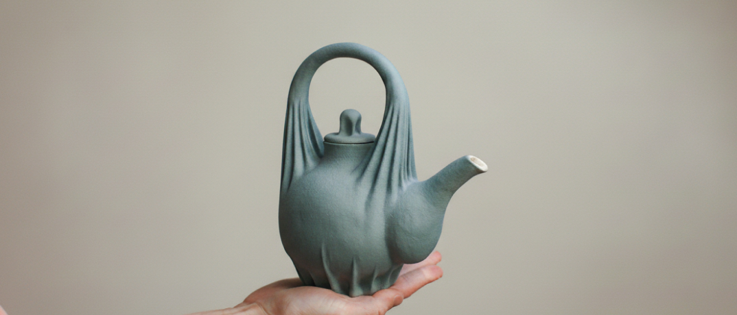 8 причудливых чайников от локальных керамистов