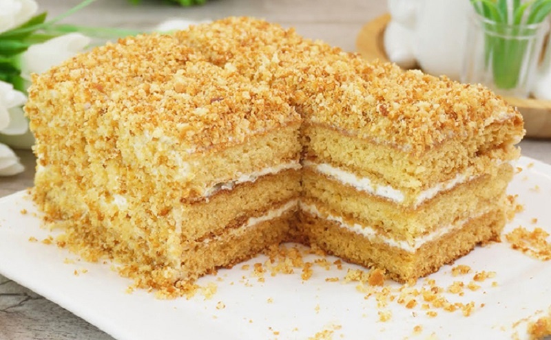 Медовик за минимум времени: секрет идеального торта без духовки