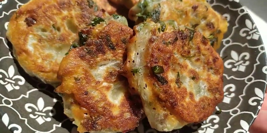 Оладьи с фаршем на кефире по вкусу как беляши🥩