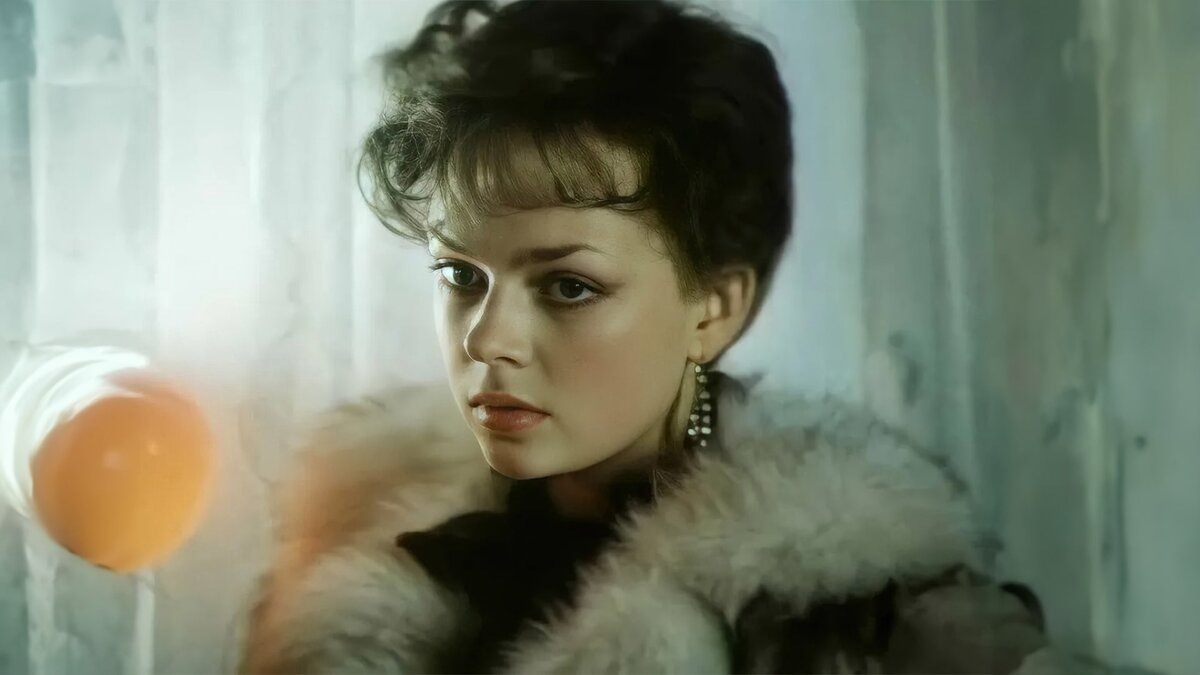 Юная Елена Валюшкина