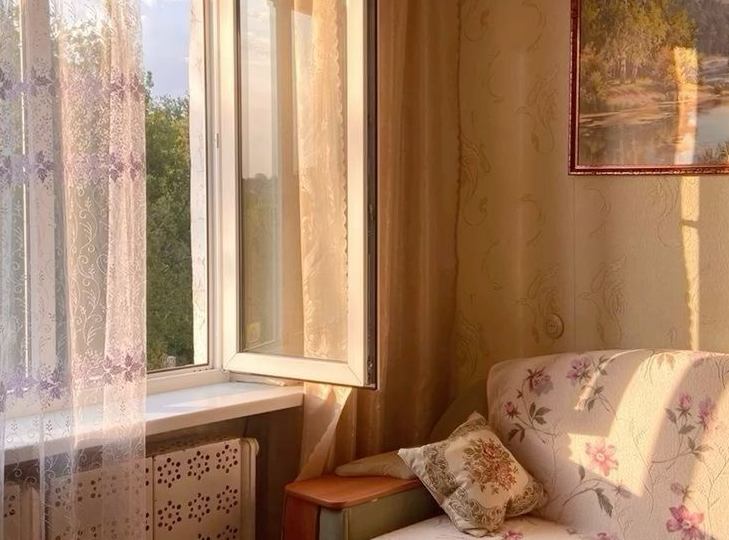 Запах детства и тепло дома: 80-е и стиль бабушкиной квартиры снова в моде