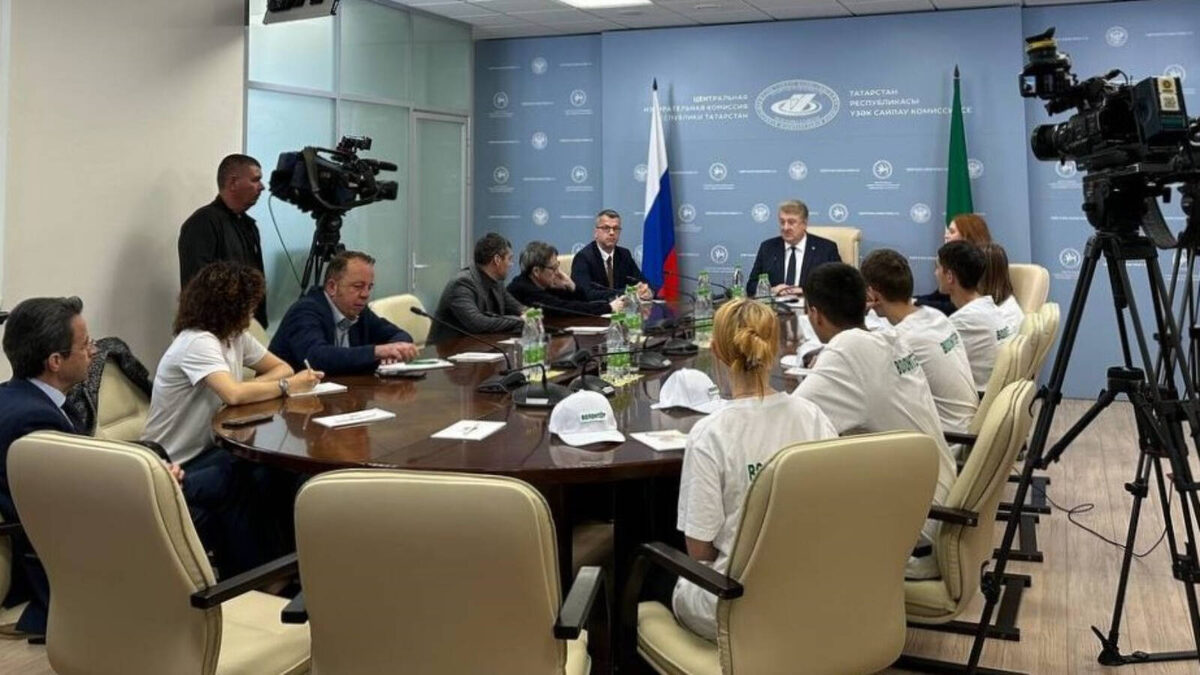 Андрей Кондратьев встретился с активными участниками работы Информационного центра «Точка выбора»Фото: izbirkom.tatarstan.ru