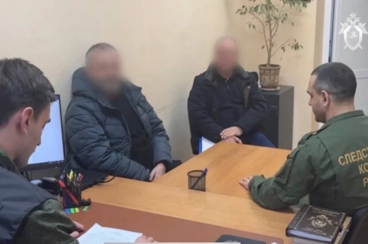    Фигурант у следователя.