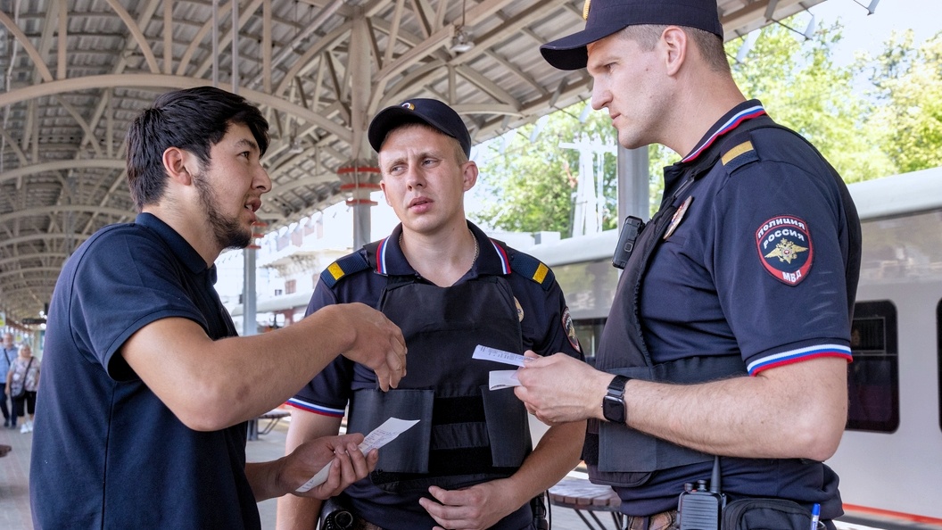 Трудный диалог на разных языках. Фото из открытых источников.