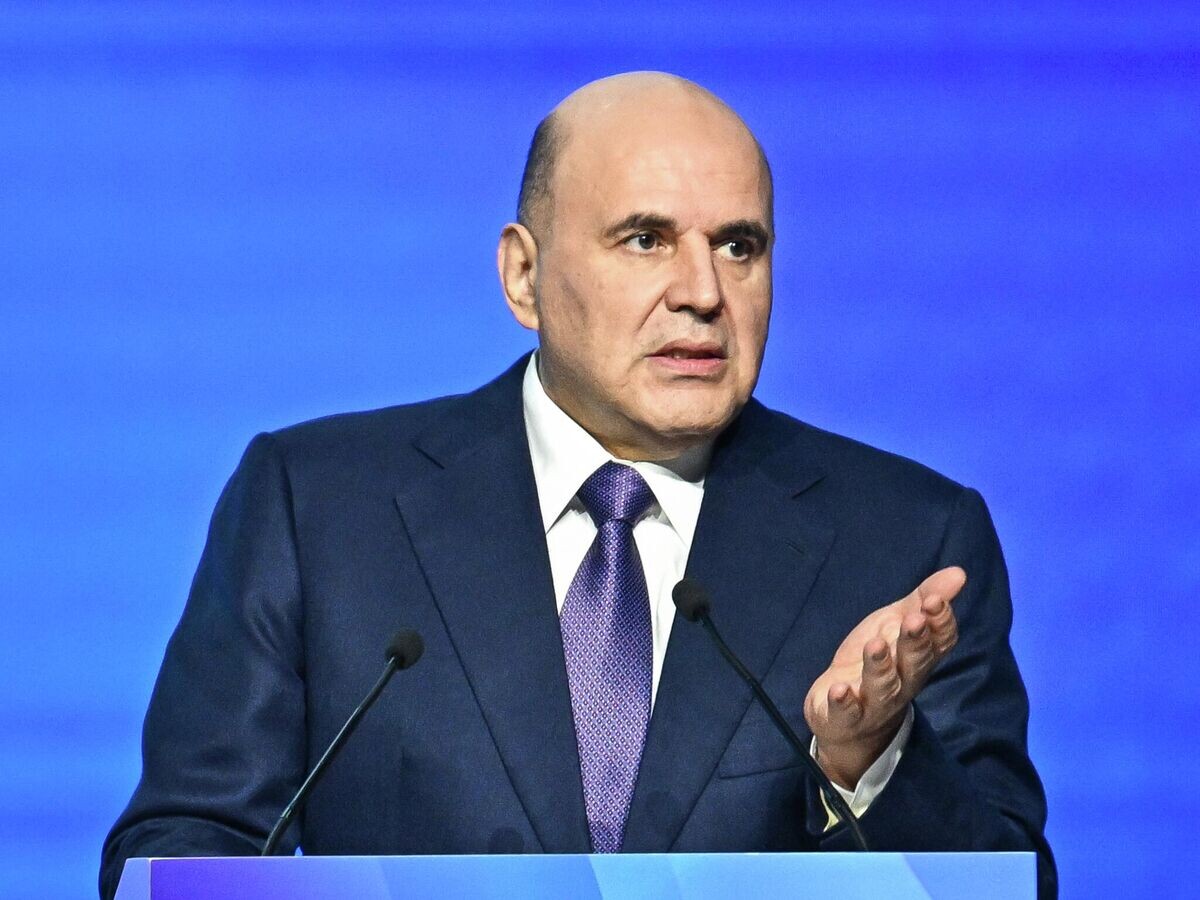    Председатель правительства РФ Михаил Мишустин выступает на пленарном заседании Х Всероссийского форума "Развитие малых городов и исторических поселений" в МВЦ "Казань Экспо"© РИА Новости / Максим Богодвид