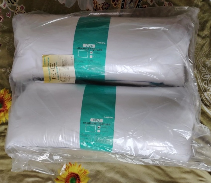 Из упаковки только пакет и больше ничего:( Если пакет при транспортировке повредится, сразу на возврат. 