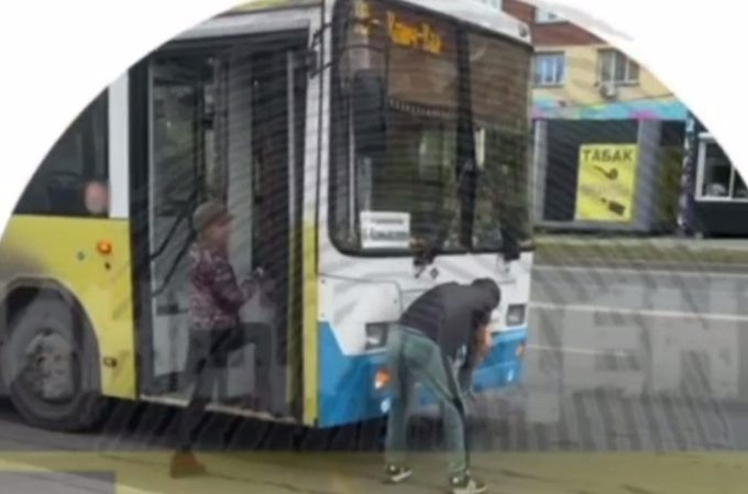 Кадра из видео.