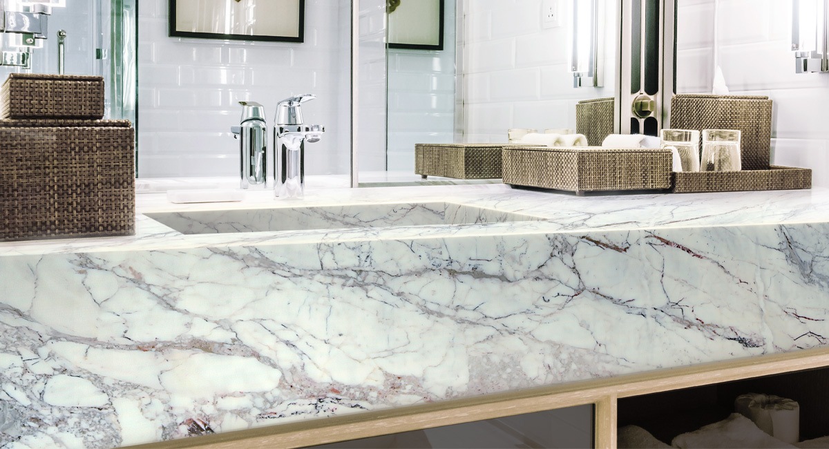 Столешница из натурального мрамора.