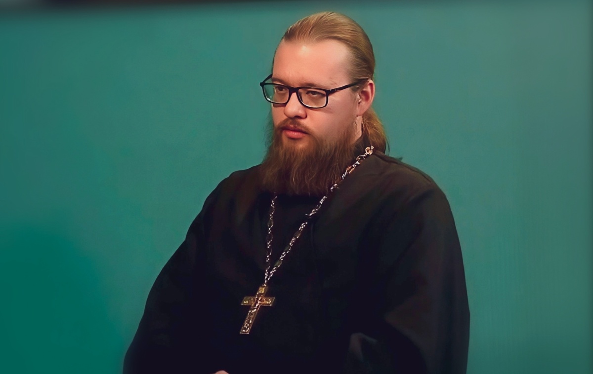 Александр Ермолин — иерей, настоятель храма Смоленской иконы Божией Матери (с. Соловцово) и храма Блаженной Матроны и Ксении Петербургской (г Казань).