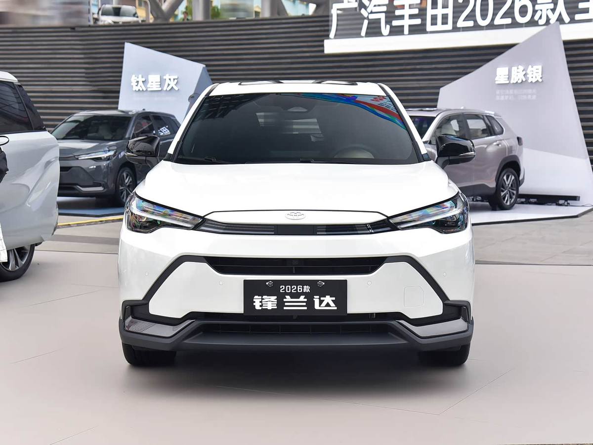 Дизайн передней части обновленного Toyota Frontlander