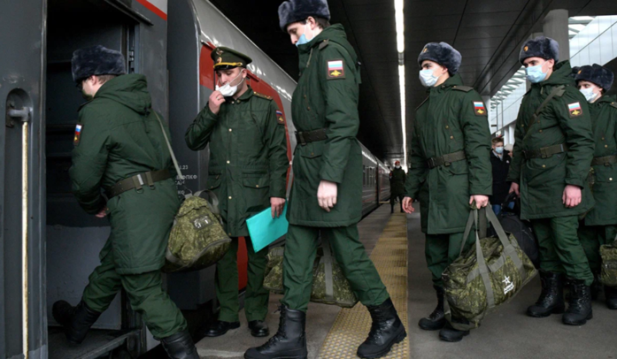     Солдаты. Источник: sn-gazeta.ru Автор фото: Александр Гальперин / РИА Новости