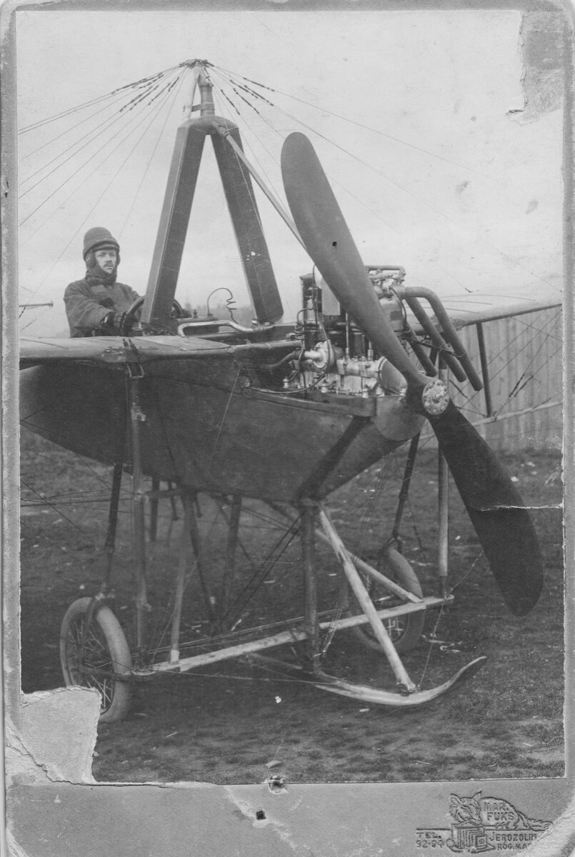 Василий Каменский за штурвалом (рулем) самолета