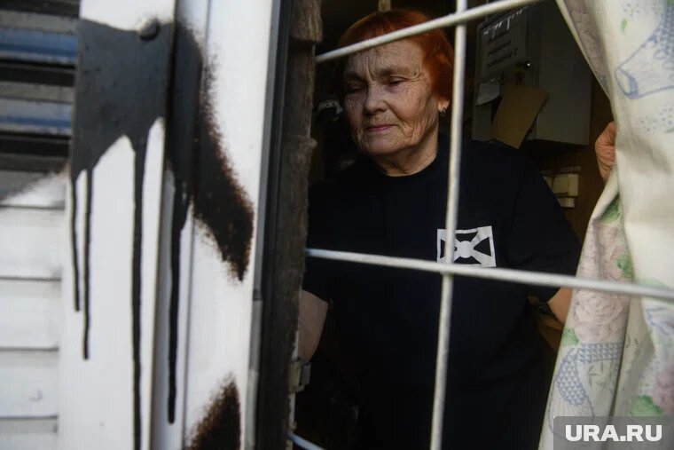 Киоск «Роспечати» на Малышева готовится к демонтажу. Фото: Илья Московец © URA.RU