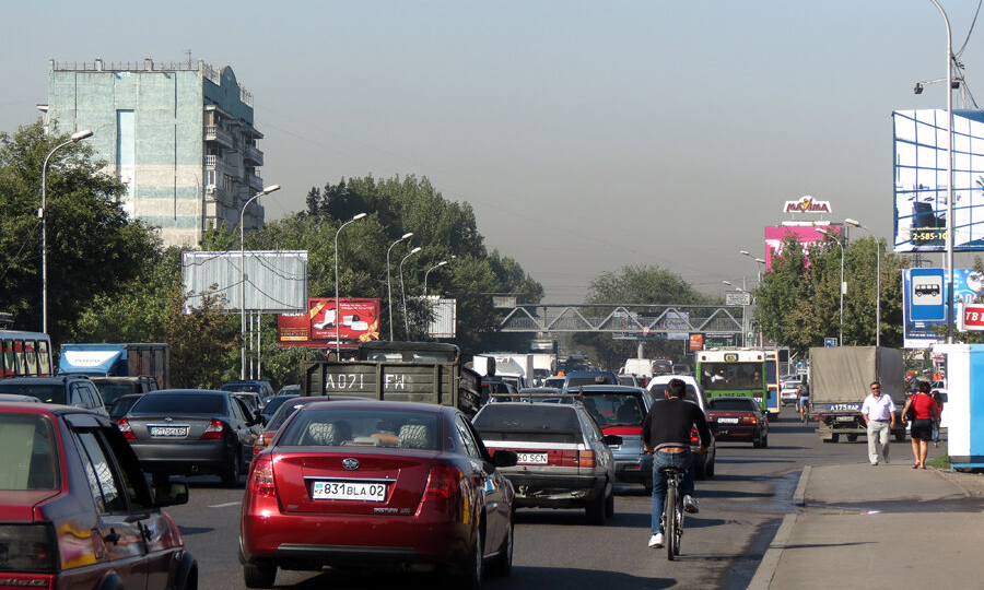 Ташкентская. Улица, которая вместо реки делит Алма-Ату на "тот и "этот берег".