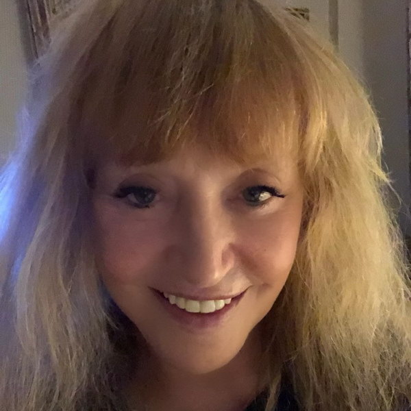     Суд оставил без движения полуторамиллиардный иск к Алле Пугачевой из-за слов о Дудаеве