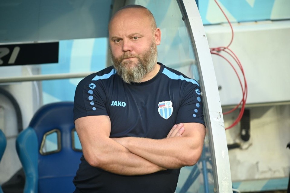    Денис Бояринцев выставил на игру многих игроков, которые привыкли сидеть на скамейке. Геннадий БИСЕНОВ