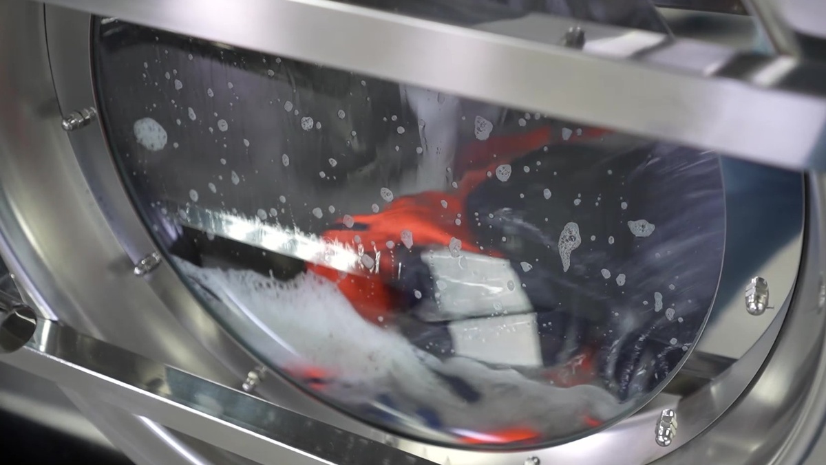 Стирка спецодежды докера-механизатора навалочного терминала ОТЭКО в порту Тамань