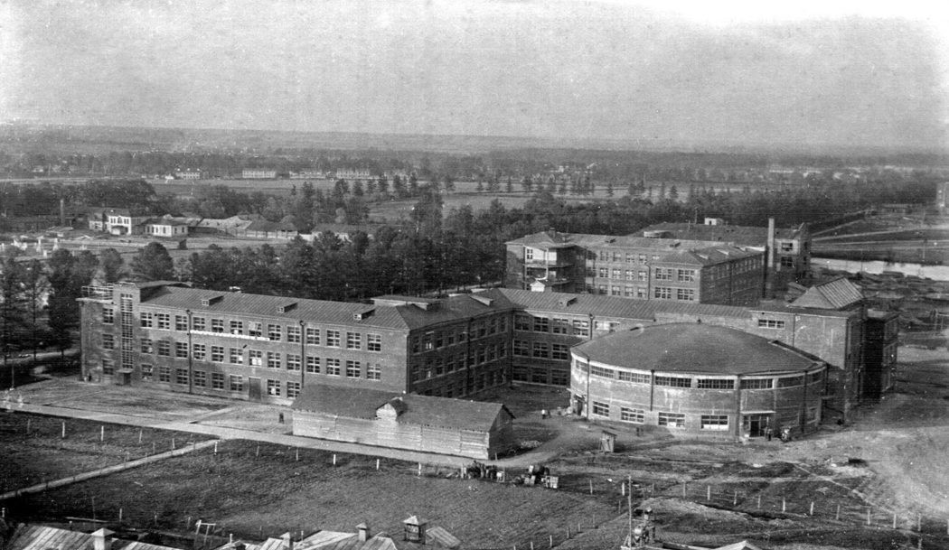 Тимирязевский студгородок в 1930-е годы. Снимок сделан с водонапорной башни, в последствии разобранной. Фото: pastvu.com