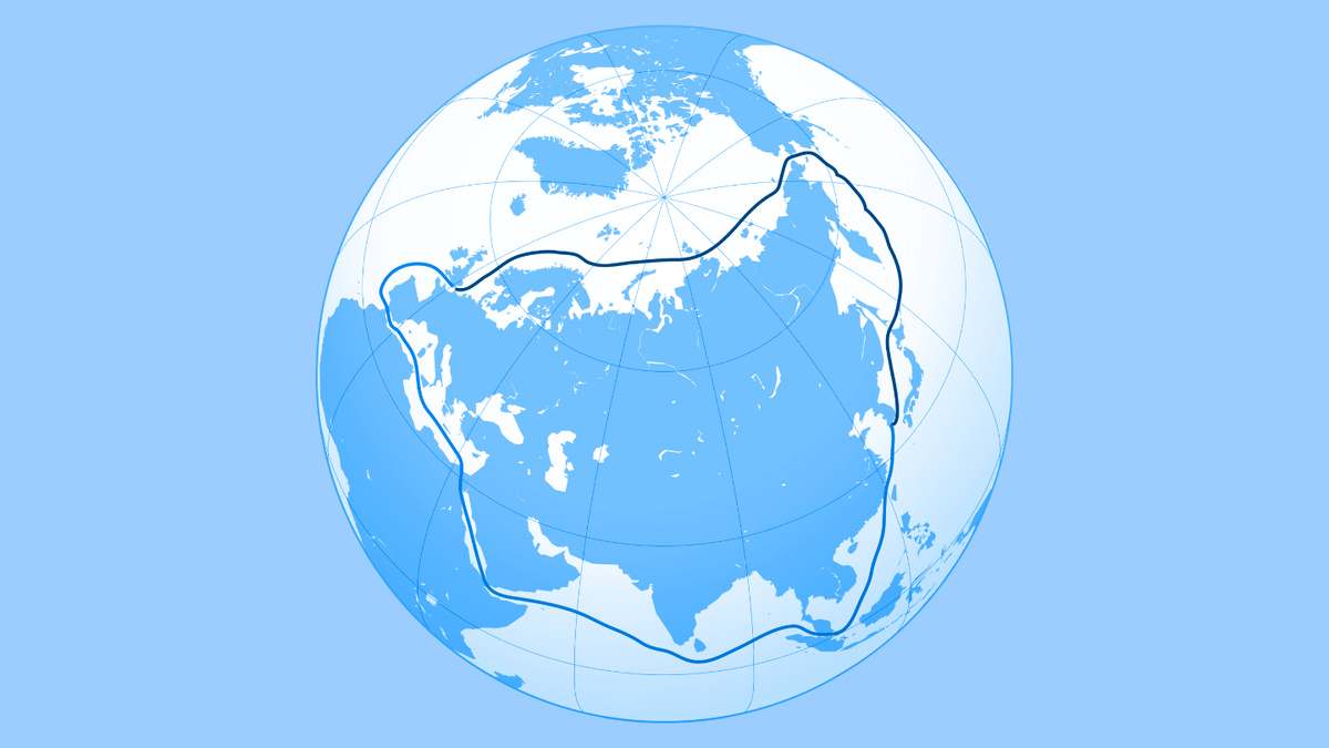     Фото: Wikipedia.org Линией обозначен Северный морской путь. Его протяженность от пролива Карские Ворота до бухты Провидения составляет около 5600 км