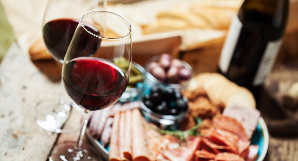 Миф о пользе бокала вина развенчан крупным исследованием