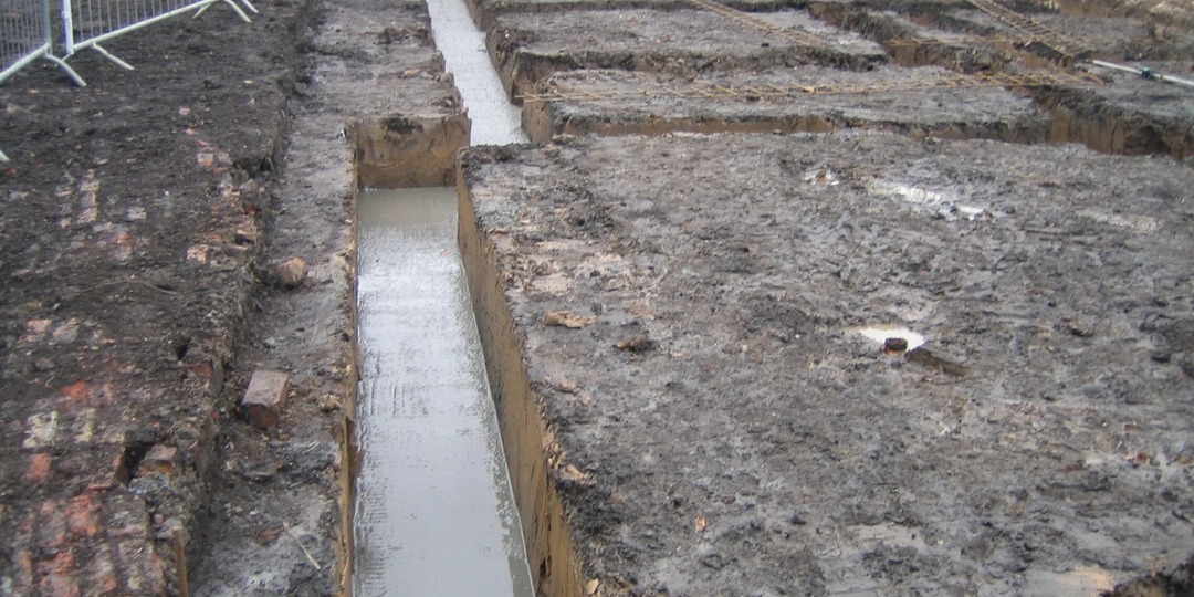 Лить бетон прямо на грунт - это норма? Как избежать ненужных расходов при строительстве