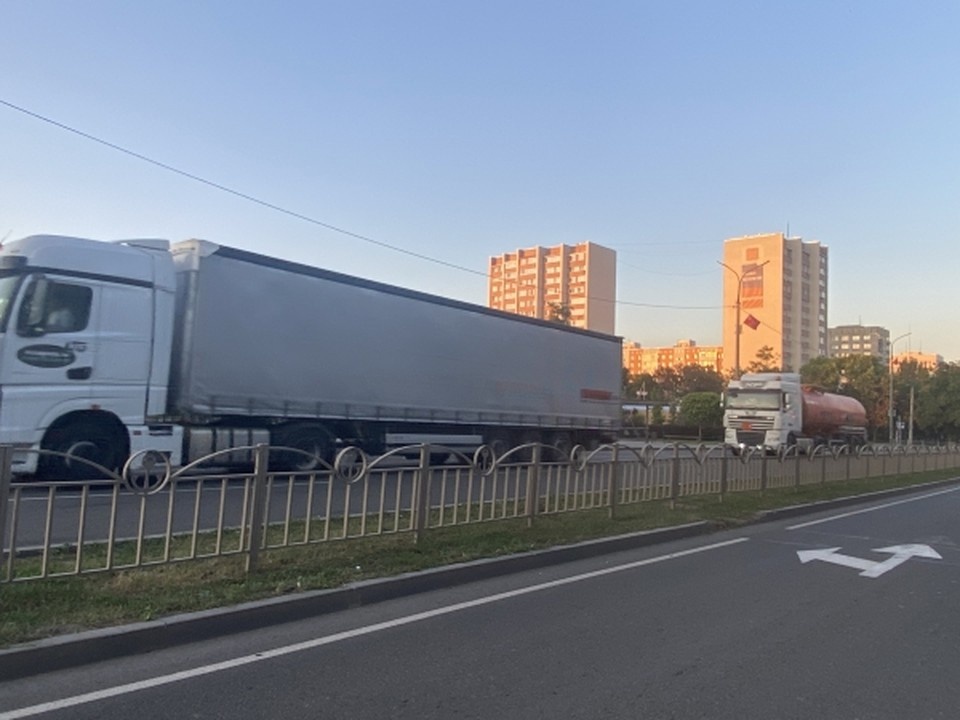 Пока муж был в командировках, супруга занималась личной жизнью. Фото: Дмитрий Стешин. 