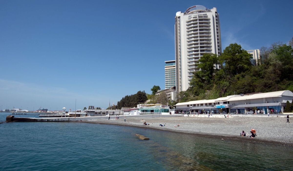     Набережная в Сочи. Источник: © РИА Новости Автор фото: Илья Питалев