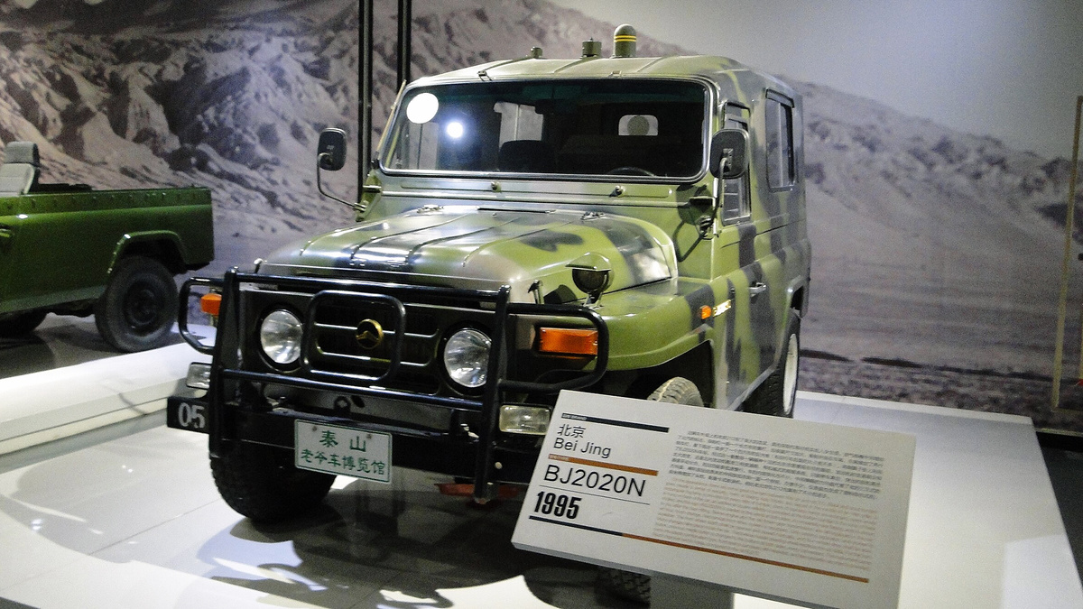 BAW BJ212 1995 года. Авторство: WFan. Собственная работа, CC BY-SA 4.0.