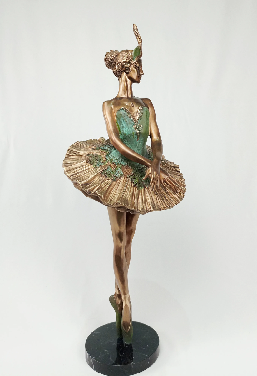 Анна Сосенская. Жар-птица. 2023. Ярмарка академического искусства﻿ «Арт Россия. Классика. Новый взгляд», Гостиный двор, Москва