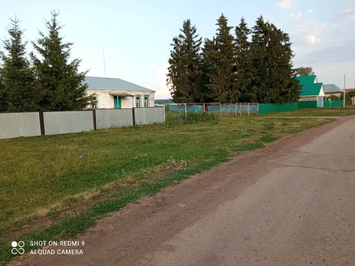 Клуб. В клуб ходили запросто, как к себе домой... Фото школы, в которой я училась в девятом классе нет. Она сгорела