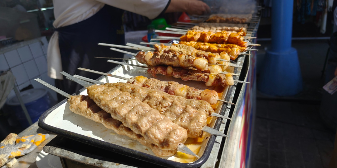 Обжорные ряды ташкентского рынка Чорсу. Путешествие в Узбекистан — 2025