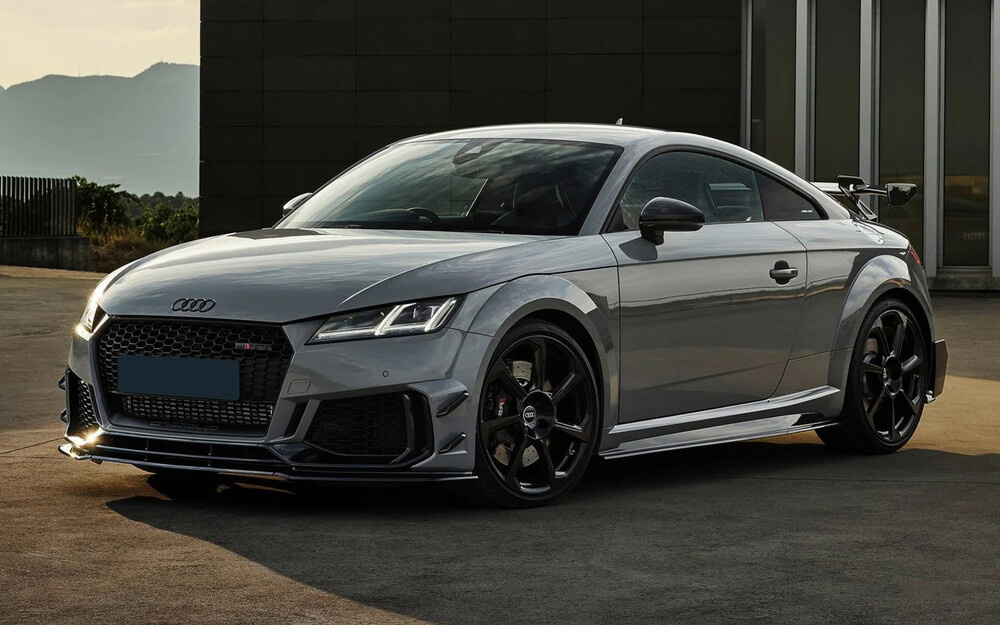  "Audi TT RS Iconic Edition: Ультраредкий спорткар последнего поколения (8S), выпускавшийся ограниченным тиражом в 100 экземпляров в честь 25-летия Audi TT".