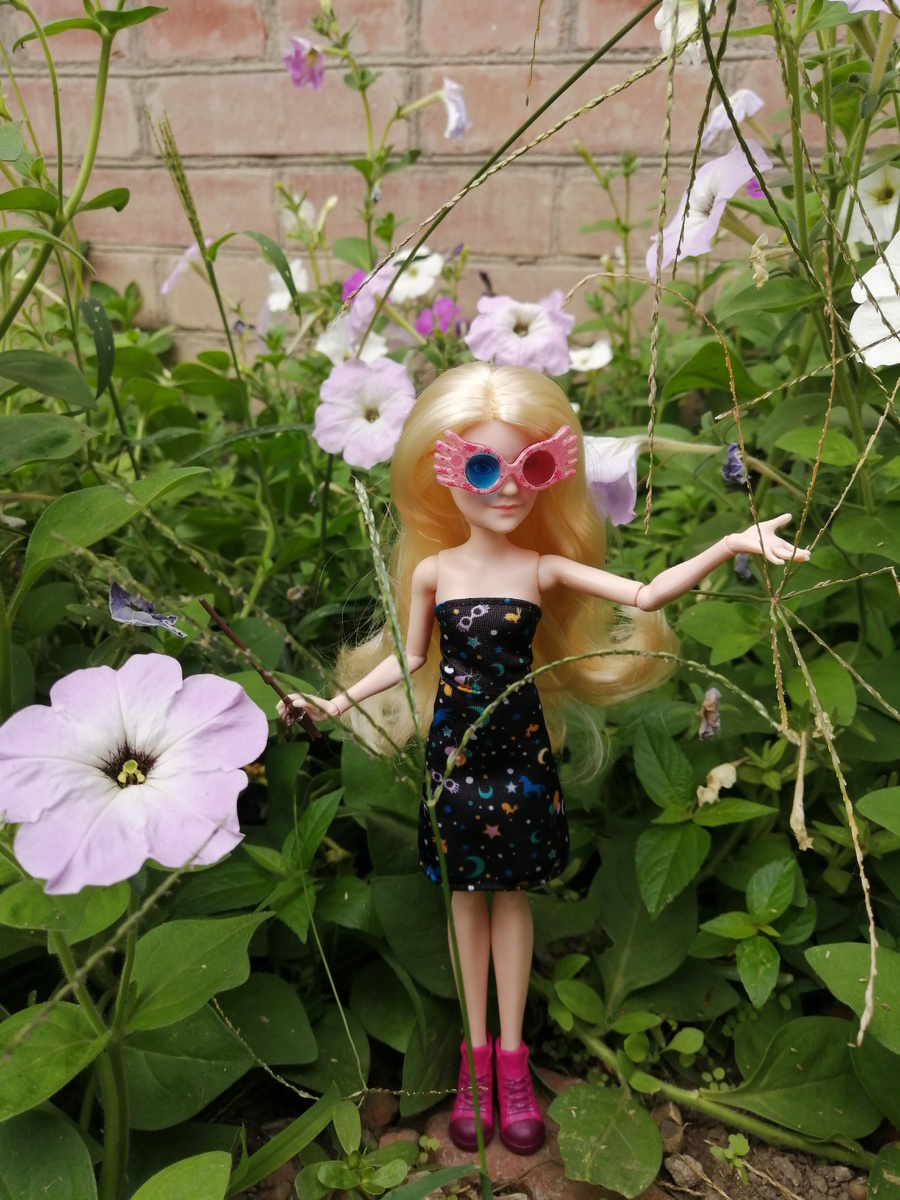 И конечно в очках!