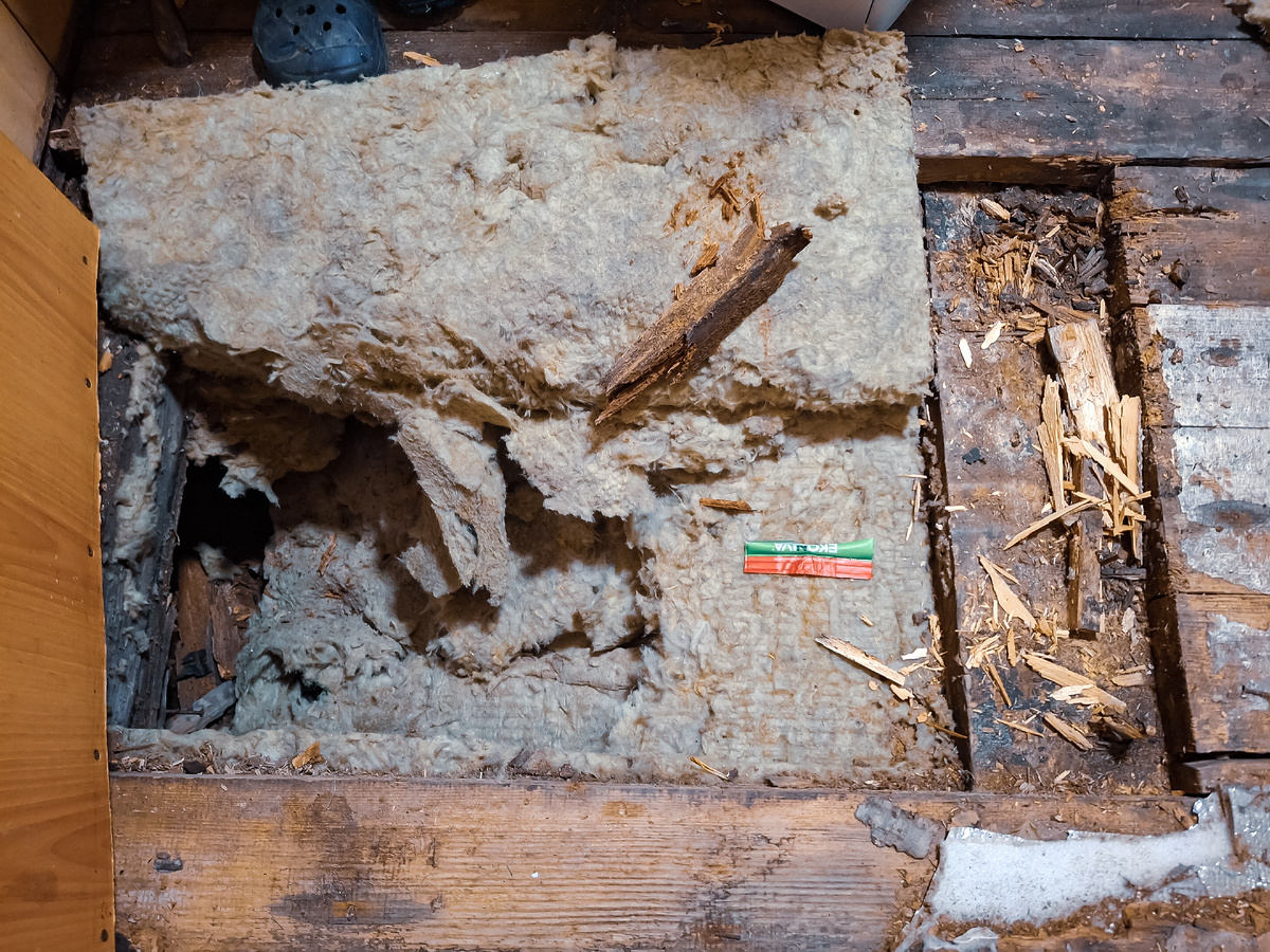 Вскрытые полы в санузле