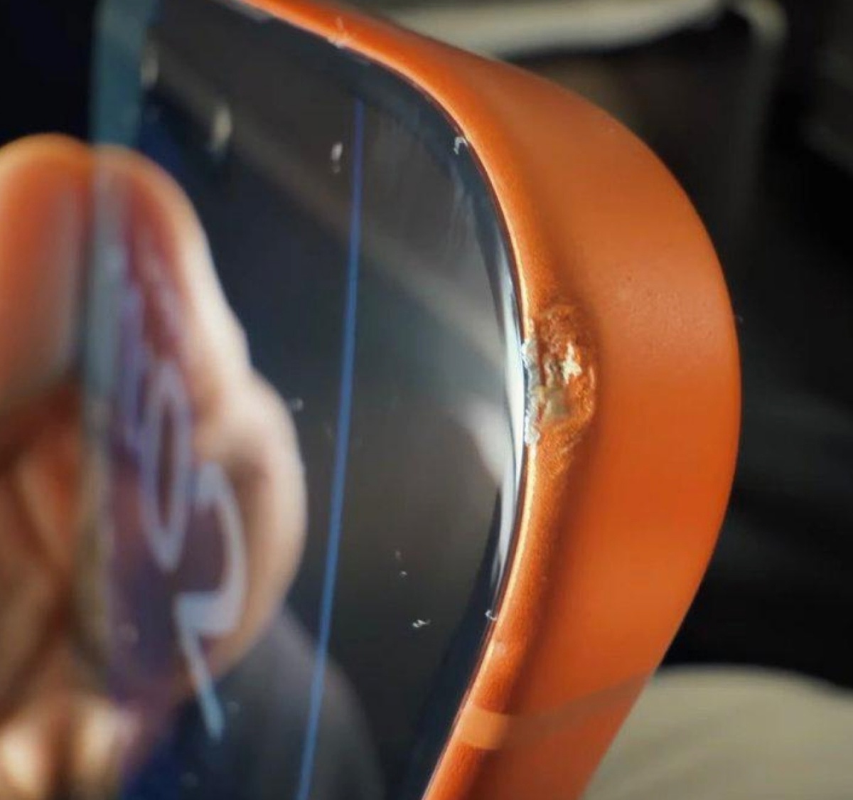 iPhone 17 Pro получает царапины буквально с первого дня использования — особенно страдают тёмные модели