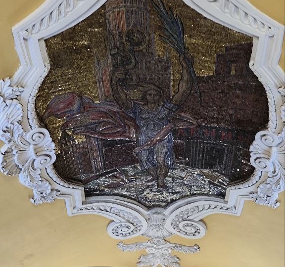 «Роскошь под землей: как выглядит самая парадная станция метро в мире»