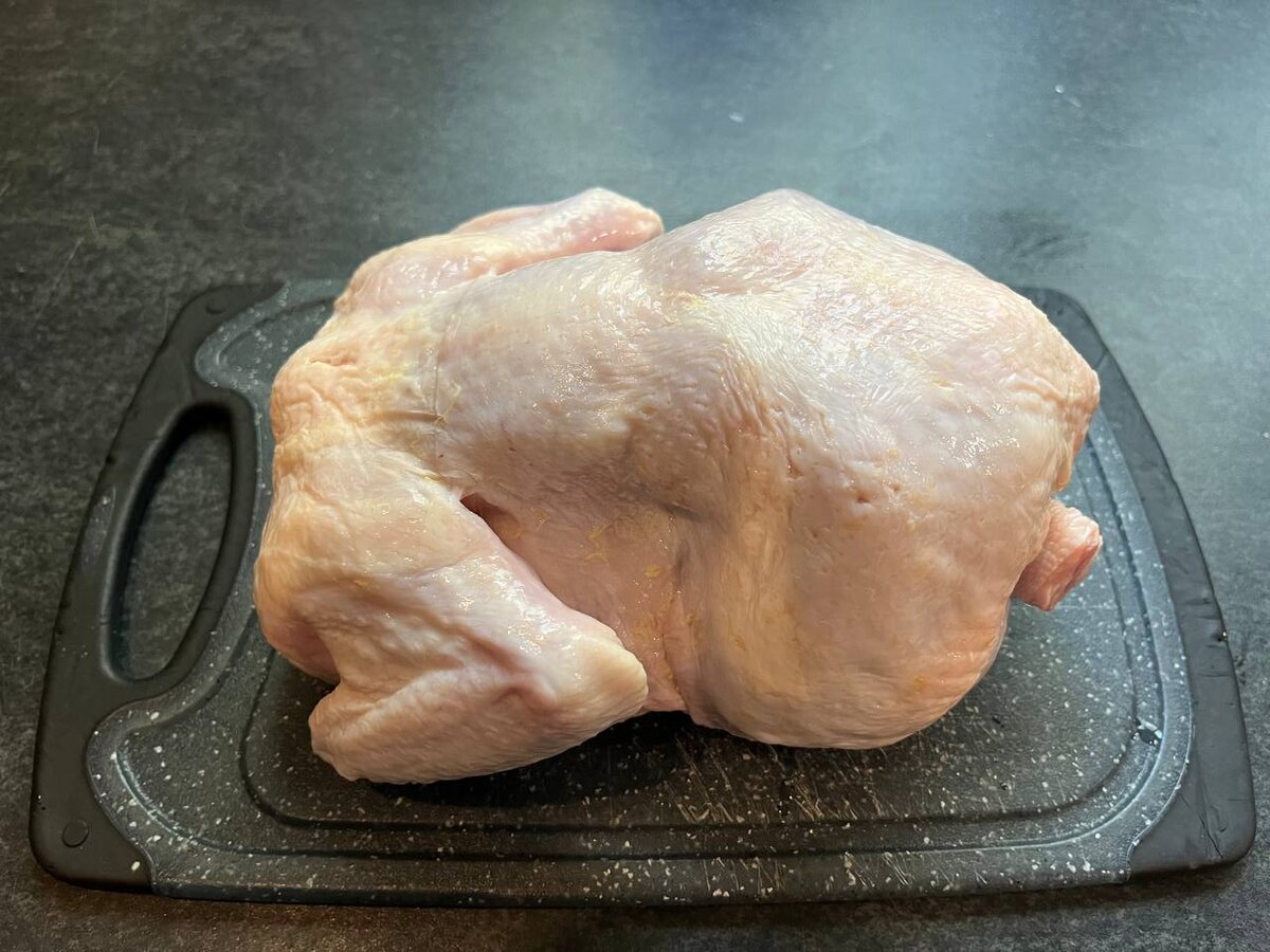 Курицу моем и промакиваем