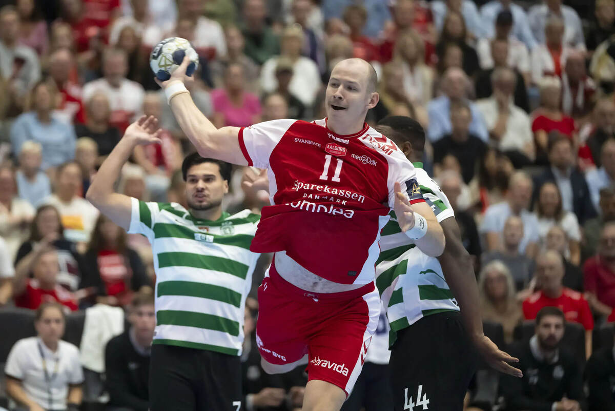    Симон Хальд в атаке