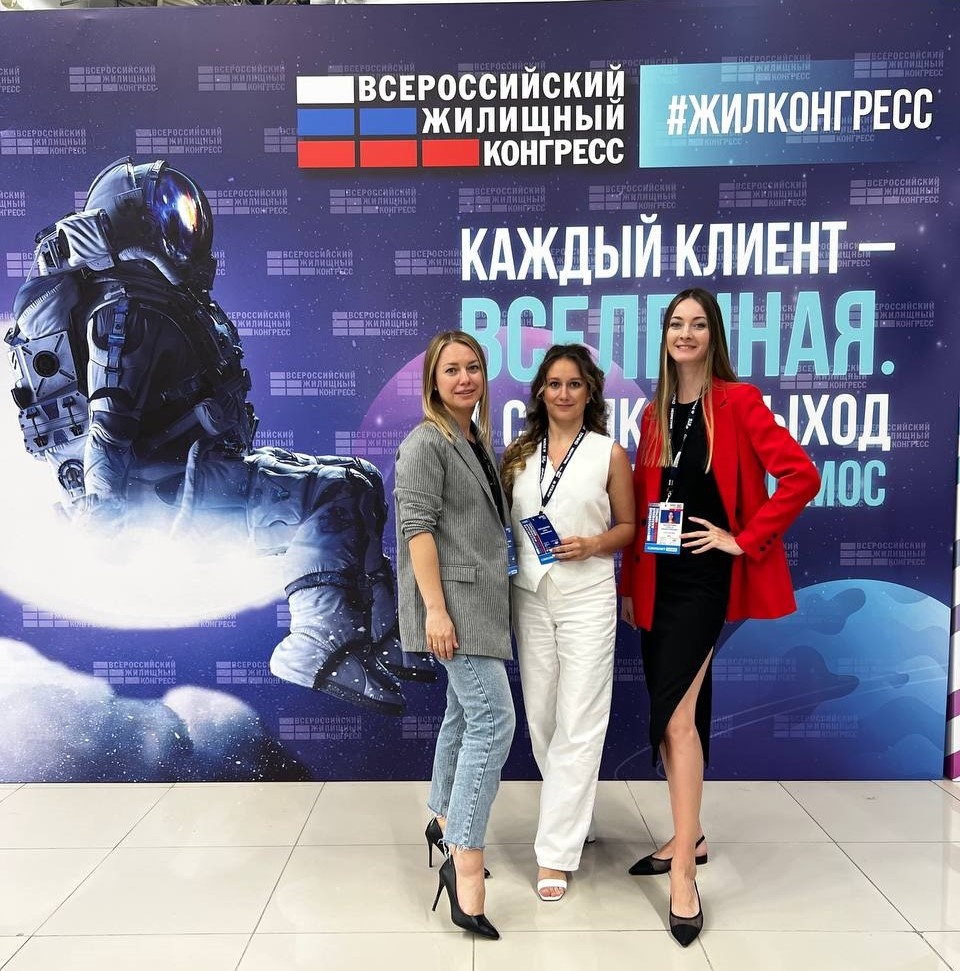 Сотрудники SMM квадрат регулярно проходят обучения и посещают платные конференции за счет агентства. Обучение это обязательное требование даже к самым опытным специалистам.