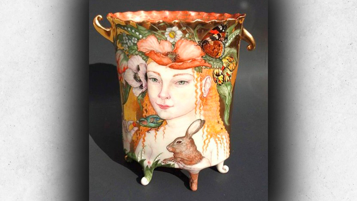 Работа Ирины Зайцевой, фарфор: изготовлены с использованием надглазурной и подглазурной краски и золота 14К и 18К