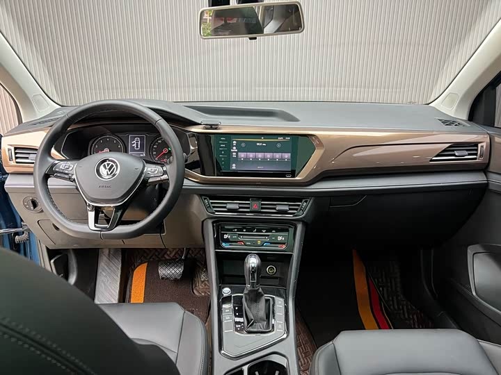 Фото салона, листайте.