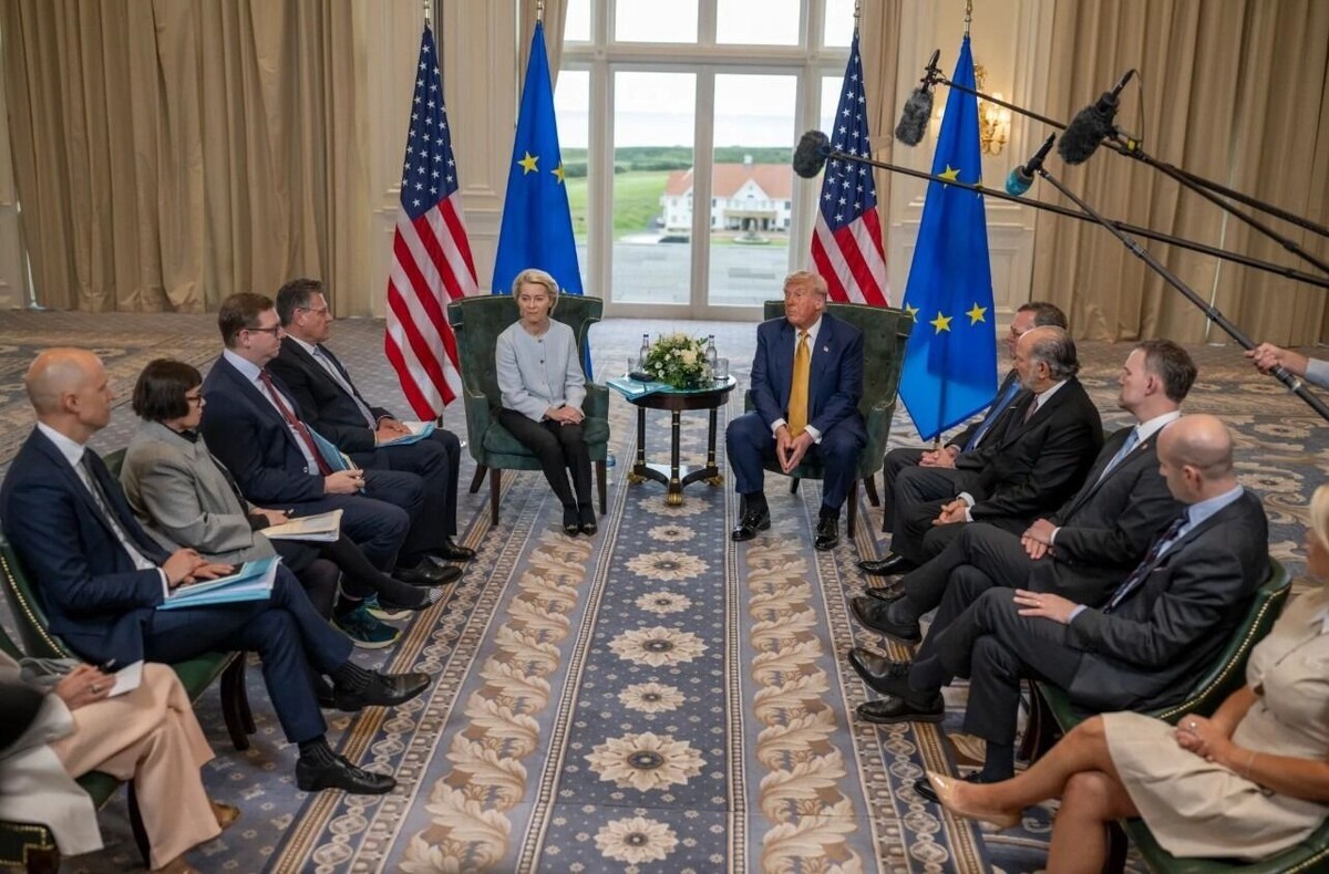 Как утверждают СМИ, личные отношения между главой ЕК и Трампом заметно укрепились после июльского саммита в Шотландии. Фото: Пресс-служба Белого дома/whitehouse.gov