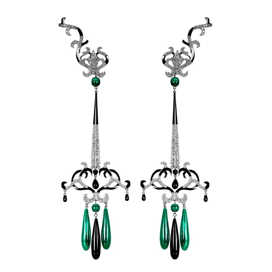 Серьги из зеленого агата, оникса, малахита, бриллиантов и золота от Amanee от Dionea Orcini (11 610 фунтов стерлингов).