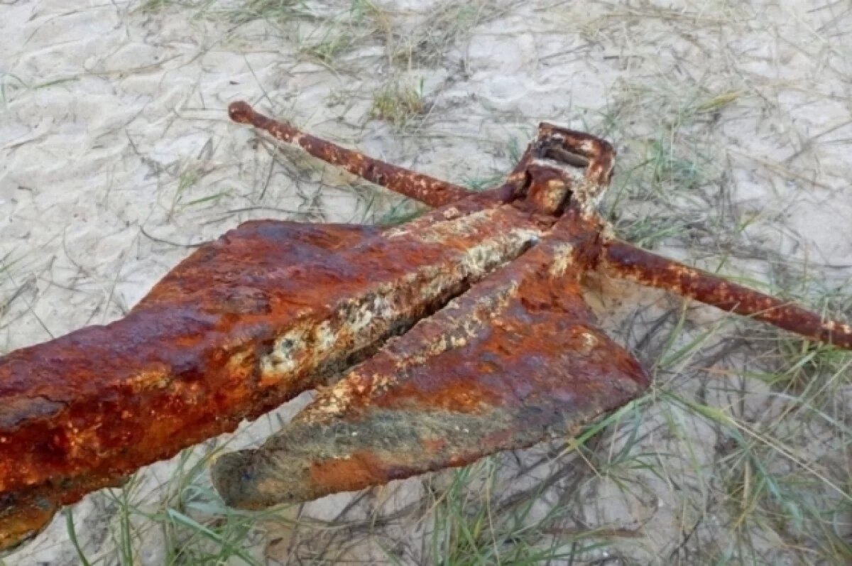    участники клуба подводного поиска «Восток» нашли крупный якорь